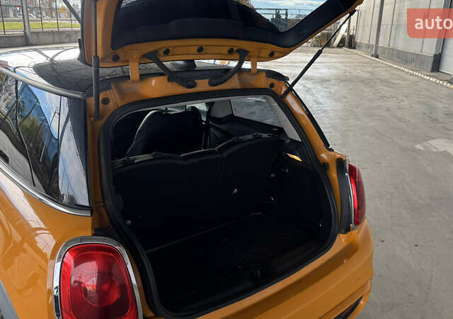 Оранжевый Мини Купер, объемом двигателя 2 л и пробегом 142 тыс. км за 11200 $, фото 5 на Automoto.ua