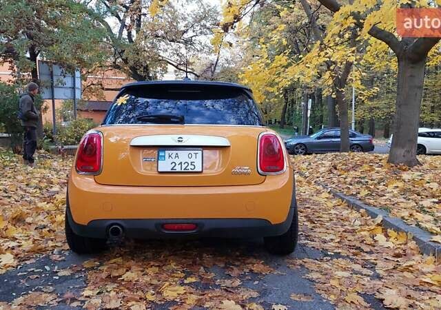 Оранжевый Мини Купер, объемом двигателя 1.5 л и пробегом 126 тыс. км за 11800 $, фото 3 на Automoto.ua