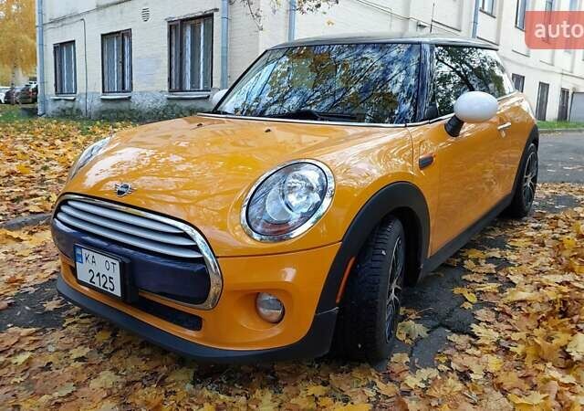 Оранжевый Мини Купер, объемом двигателя 1.5 л и пробегом 126 тыс. км за 11800 $, фото 5 на Automoto.ua