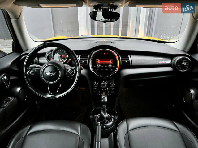 Помаранчевий Міні Cooper, об'ємом двигуна 1.5 л та пробігом 127 тис. км за 12800 $, фото 2 на Automoto.ua