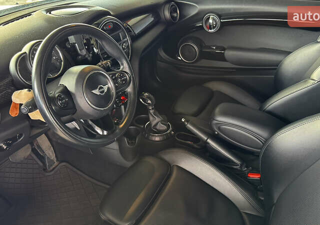 Міні Cooper 2014 у Рівному на Automoto.ua Помаранчевий Міні Cooper, об'ємом двигуна 2 л та пробігом 162 тис. км за 12000 $, фото 5 на Automoto.ua