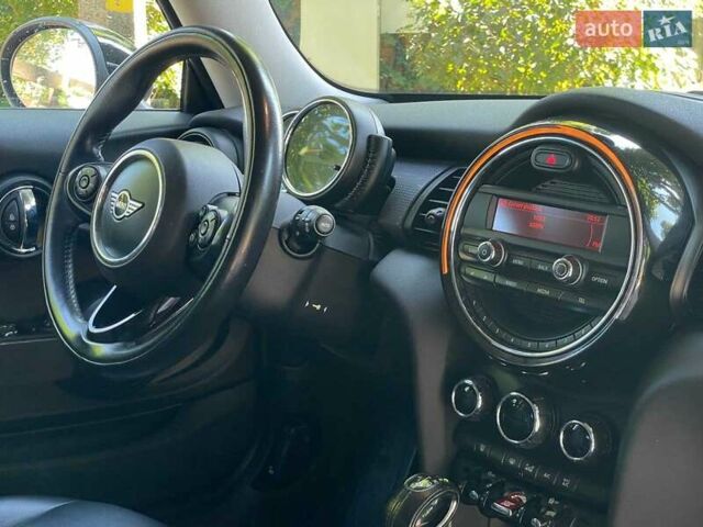 Помаранчевий Міні Cooper, об'ємом двигуна 1.5 л та пробігом 122 тис. км за 12490 $, фото 13 на Automoto.ua