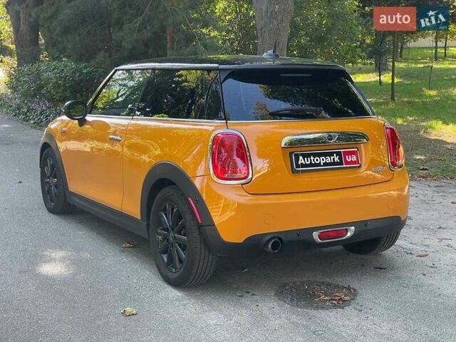 Помаранчевий Міні Cooper, об'ємом двигуна 1.5 л та пробігом 122 тис. км за 12490 $, фото 6 на Automoto.ua