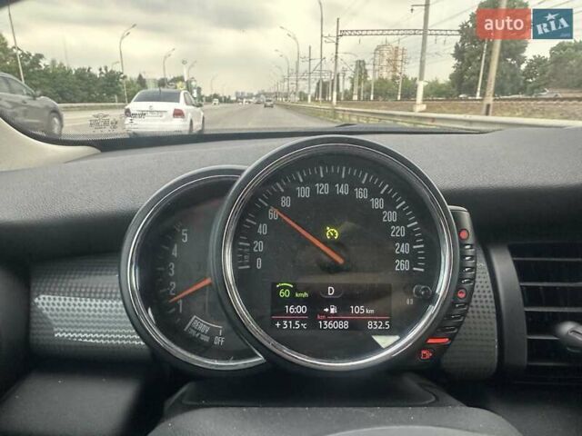 Оранжевый Мини Купер, объемом двигателя 1.5 л и пробегом 136 тыс. км за 13500 $, фото 42 на Automoto.ua