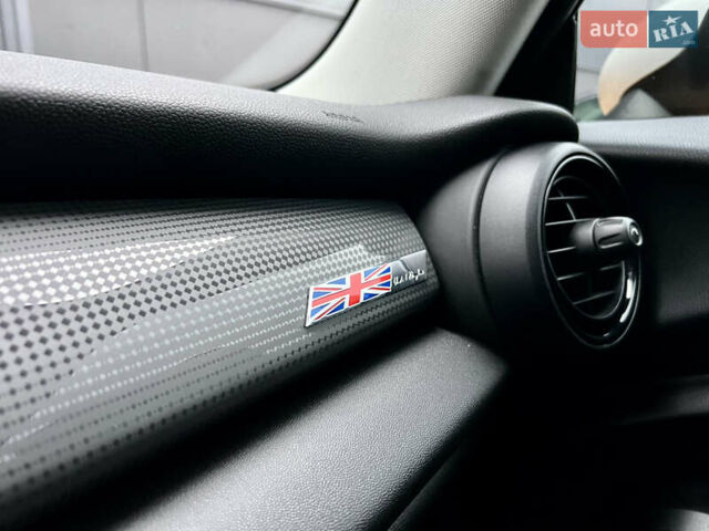 Помаранчевий Міні Cooper, об'ємом двигуна 1.5 л та пробігом 127 тис. км за 12800 $, фото 1 на Automoto.ua