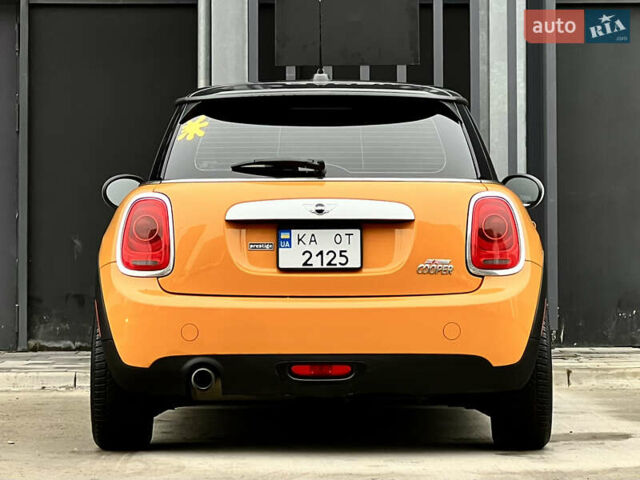Помаранчевий Міні Cooper, об'ємом двигуна 1.5 л та пробігом 127 тис. км за 12800 $, фото 9 на Automoto.ua