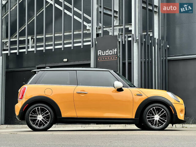 Помаранчевий Міні Cooper, об'ємом двигуна 1.5 л та пробігом 127 тис. км за 12800 $, фото 3 на Automoto.ua
