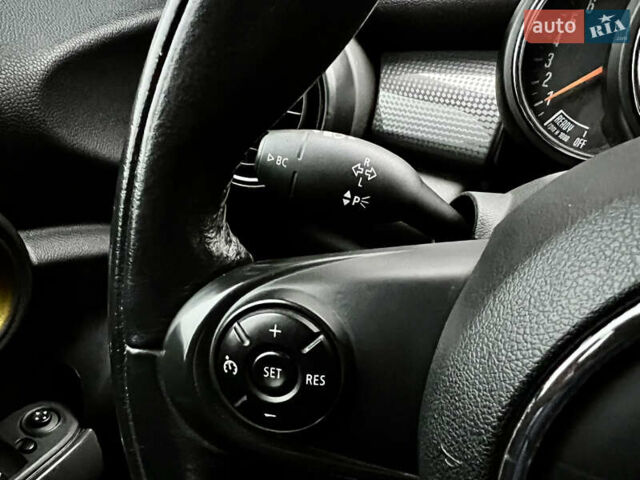 Помаранчевий Міні Cooper, об'ємом двигуна 1.5 л та пробігом 127 тис. км за 12800 $, фото 15 на Automoto.ua