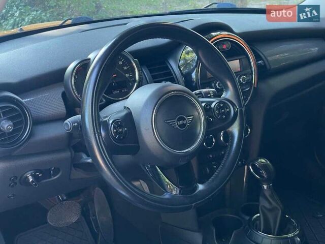 Помаранчевий Міні Cooper, об'ємом двигуна 1.5 л та пробігом 122 тис. км за 12490 $, фото 19 на Automoto.ua
