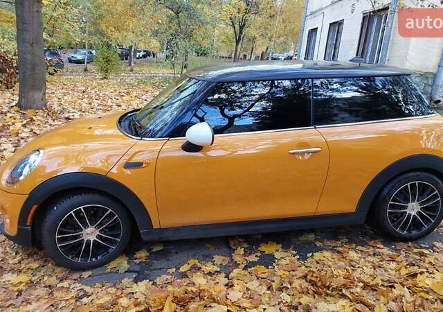 Оранжевый Мини Купер, объемом двигателя 1.5 л и пробегом 126 тыс. км за 11800 $, фото 4 на Automoto.ua