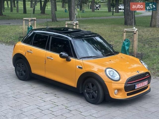 Оранжевый Мини Купер, объемом двигателя 1.5 л и пробегом 136 тыс. км за 13500 $, фото 53 на Automoto.ua