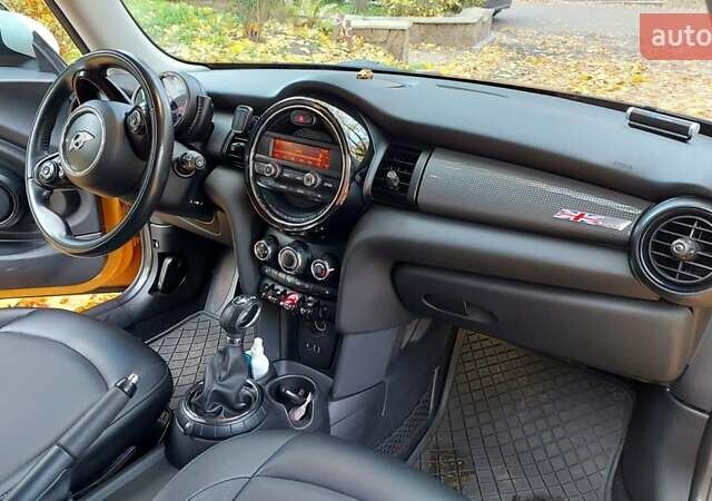 Оранжевый Мини Купер, объемом двигателя 1.5 л и пробегом 126 тыс. км за 11800 $, фото 9 на Automoto.ua