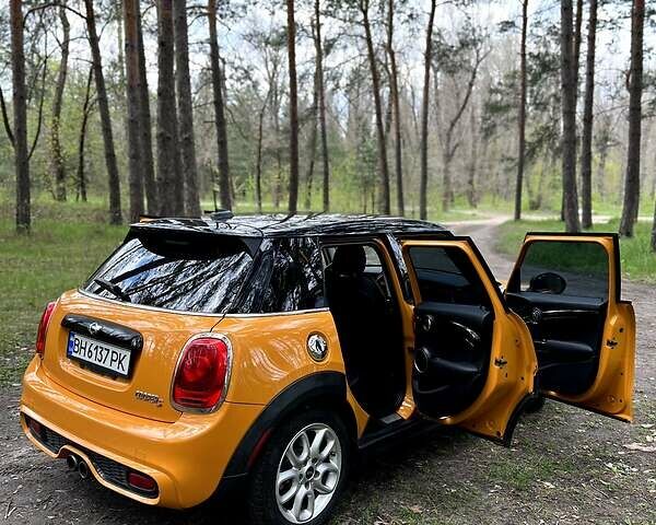 Помаранчевий Міні Cooper, об'ємом двигуна 2 л та пробігом 98 тис. км за 15500 $, фото 10 на Automoto.ua