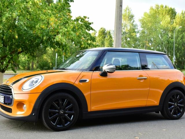 Помаранчевий Міні Cooper, об'ємом двигуна 1.5 л та пробігом 109 тис. км за 12302 $, фото 7 на Automoto.ua