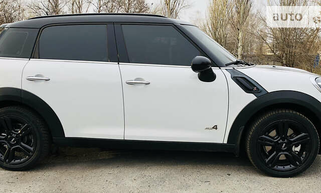 Белый Мини Кантримен, объемом двигателя 1.6 л и пробегом 280 тыс. км за 9000 $, фото 6 на Automoto.ua