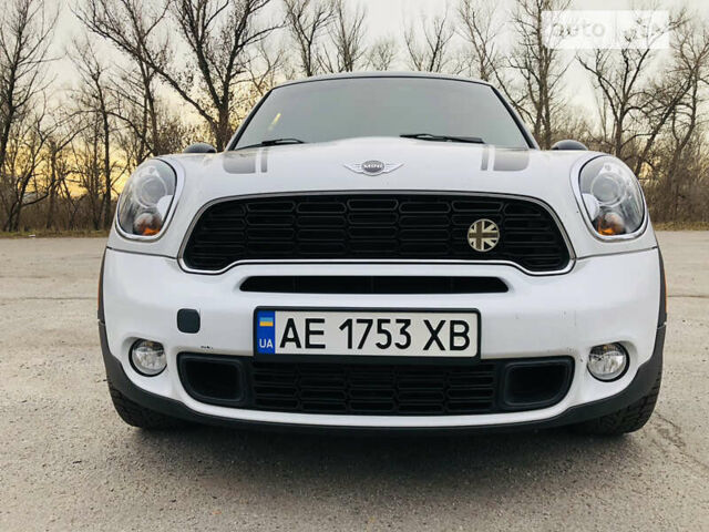 Белый Мини Кантримен, объемом двигателя 1.6 л и пробегом 280 тыс. км за 9000 $, фото 1 на Automoto.ua