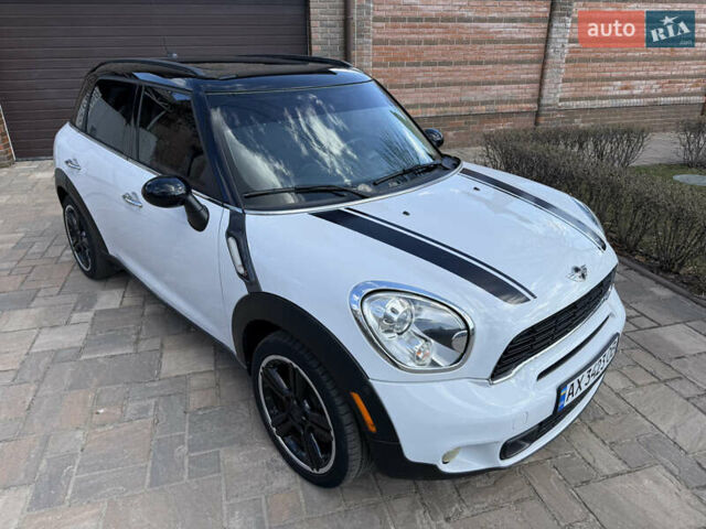 Білий Міні Кантрімен, об'ємом двигуна 1.6 л та пробігом 199 тис. км за 9800 $, фото 6 на Automoto.ua