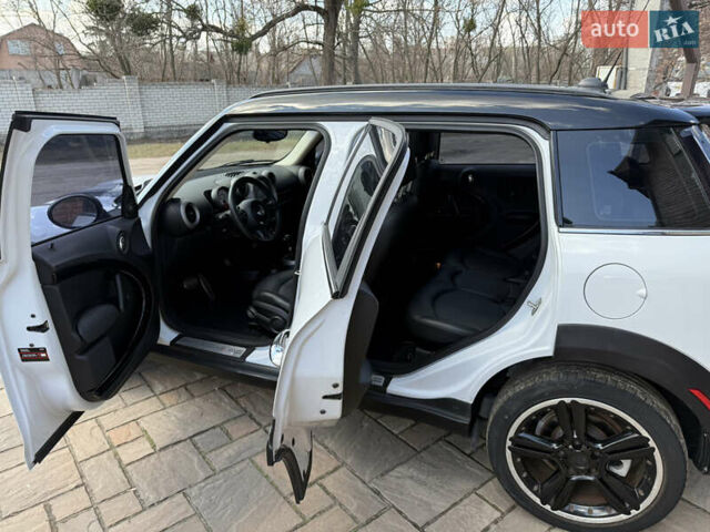 Білий Міні Кантрімен, об'ємом двигуна 1.6 л та пробігом 199 тис. км за 9800 $, фото 11 на Automoto.ua