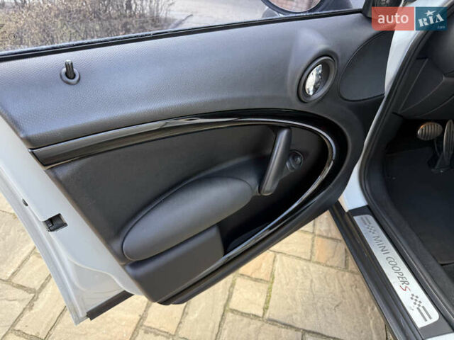 Білий Міні Кантрімен, об'ємом двигуна 1.6 л та пробігом 199 тис. км за 9800 $, фото 13 на Automoto.ua