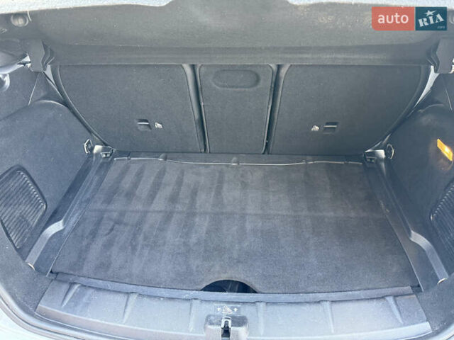 Білий Міні Кантрімен, об'ємом двигуна 1.6 л та пробігом 199 тис. км за 9800 $, фото 25 на Automoto.ua