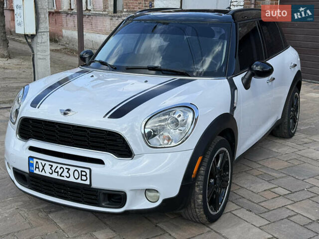 Білий Міні Кантрімен, об'ємом двигуна 1.6 л та пробігом 199 тис. км за 9800 $, фото 2 на Automoto.ua