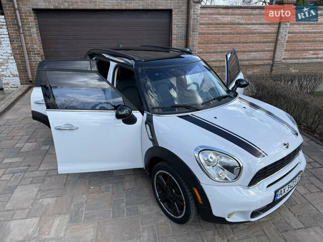 Білий Міні Кантрімен, об'ємом двигуна 1.6 л та пробігом 199 тис. км за 9800 $, фото 23 на Automoto.ua