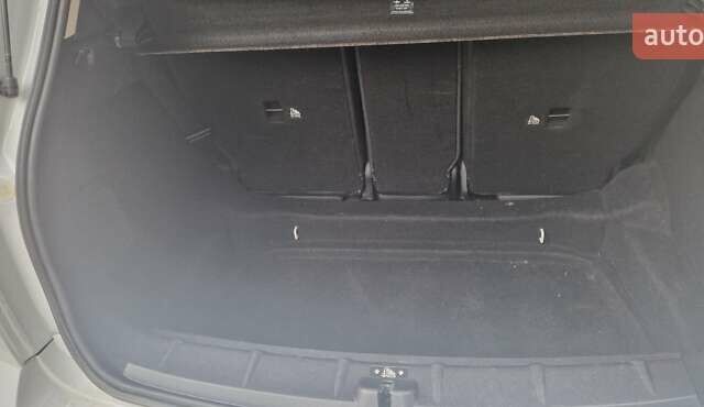 Білий Міні Кантрімен, об'ємом двигуна 1.6 л та пробігом 83 тис. км за 11400 $, фото 21 на Automoto.ua