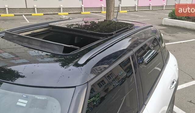 Білий Міні Кантрімен, об'ємом двигуна 1.6 л та пробігом 83 тис. км за 11400 $, фото 11 на Automoto.ua