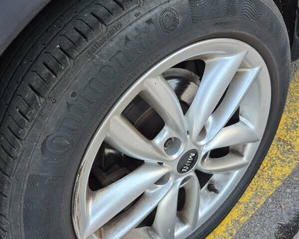 Білий Міні Кантрімен, об'ємом двигуна 1.6 л та пробігом 130 тис. км за 10700 $, фото 18 на Automoto.ua