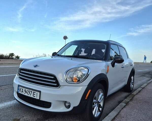 Білий Міні Кантрімен, об'ємом двигуна 1.6 л та пробігом 130 тис. км за 10700 $, фото 1 на Automoto.ua