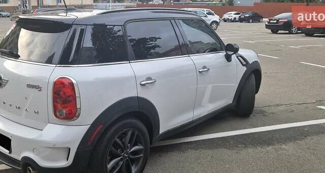 Білий Міні Кантрімен, об'ємом двигуна 1.6 л та пробігом 83 тис. км за 11400 $, фото 2 на Automoto.ua