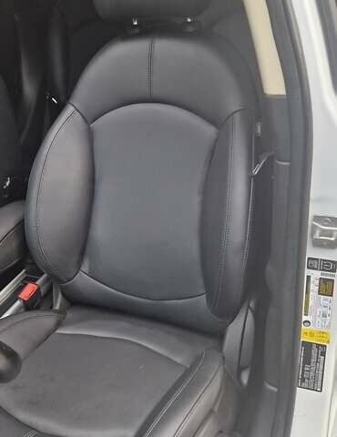 Білий Міні Кантрімен, об'ємом двигуна 1.6 л та пробігом 83 тис. км за 11400 $, фото 17 на Automoto.ua