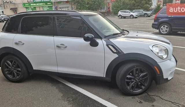 Білий Міні Кантрімен, об'ємом двигуна 1.6 л та пробігом 83 тис. км за 11400 $, фото 4 на Automoto.ua
