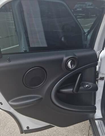 Білий Міні Кантрімен, об'ємом двигуна 1.6 л та пробігом 83 тис. км за 11400 $, фото 19 на Automoto.ua