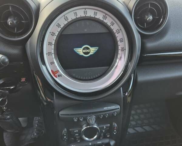 Білий Міні Кантрімен, об'ємом двигуна 1.6 л та пробігом 130 тис. км за 10700 $, фото 15 на Automoto.ua