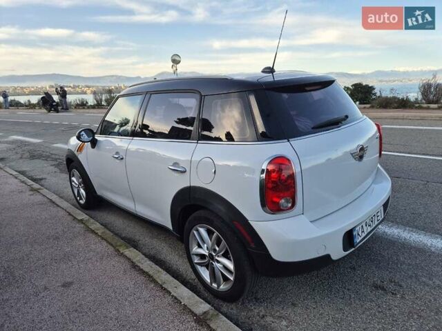 Білий Міні Кантрімен, об'ємом двигуна 1.6 л та пробігом 130 тис. км за 10700 $, фото 2 на Automoto.ua