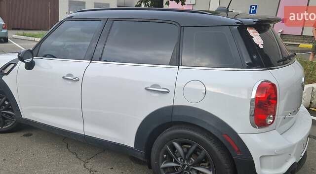 Білий Міні Кантрімен, об'ємом двигуна 1.6 л та пробігом 83 тис. км за 11400 $, фото 7 на Automoto.ua