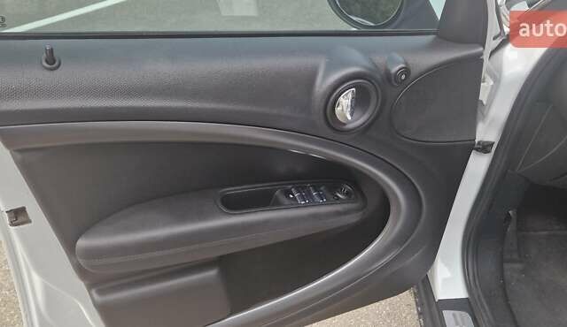 Білий Міні Кантрімен, об'ємом двигуна 1.6 л та пробігом 83 тис. км за 11400 $, фото 15 на Automoto.ua