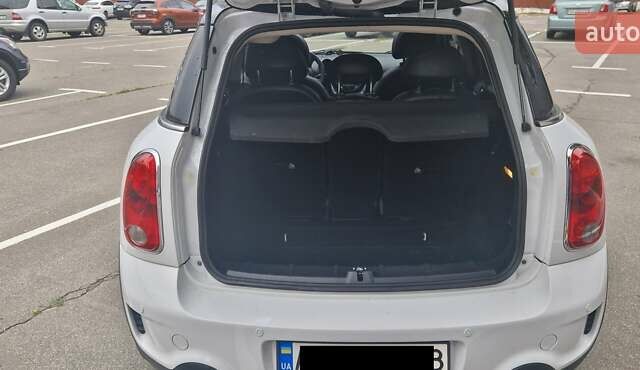 Білий Міні Кантрімен, об'ємом двигуна 1.6 л та пробігом 83 тис. км за 11400 $, фото 22 на Automoto.ua