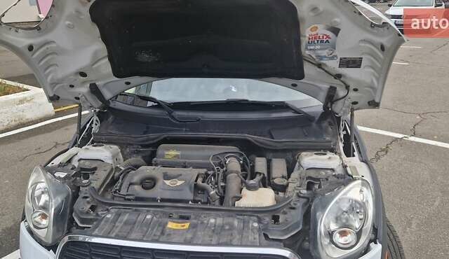 Білий Міні Кантрімен, об'ємом двигуна 1.6 л та пробігом 83 тис. км за 11400 $, фото 20 на Automoto.ua