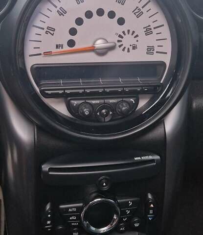 Білий Міні Кантрімен, об'ємом двигуна 1.6 л та пробігом 83 тис. км за 11400 $, фото 24 на Automoto.ua