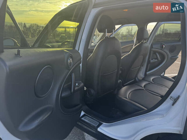 Білий Міні Кантрімен, об'ємом двигуна 1.6 л та пробігом 165 тис. км за 12500 $, фото 23 на Automoto.ua