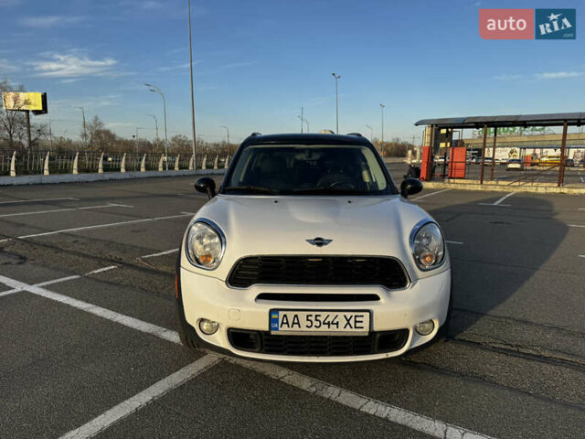 Білий Міні Кантрімен, об'ємом двигуна 1.6 л та пробігом 165 тис. км за 12500 $, фото 9 на Automoto.ua