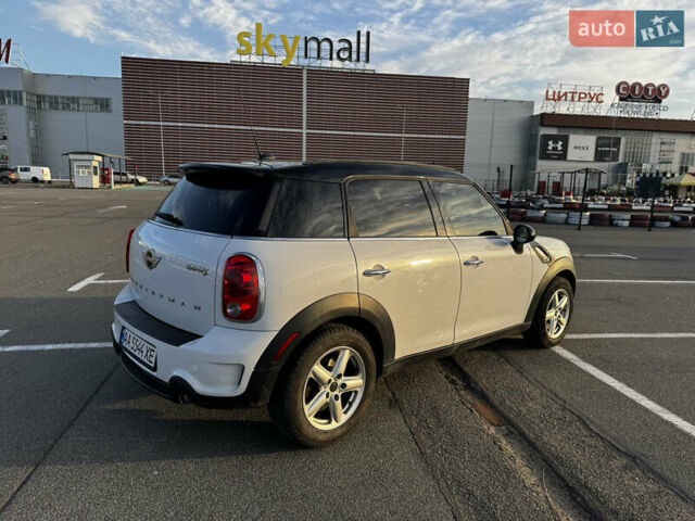 Білий Міні Кантрімен, об'ємом двигуна 1.6 л та пробігом 165 тис. км за 12500 $, фото 7 на Automoto.ua