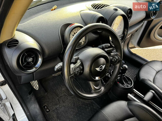 Білий Міні Кантрімен, об'ємом двигуна 1.6 л та пробігом 165 тис. км за 12500 $, фото 19 на Automoto.ua