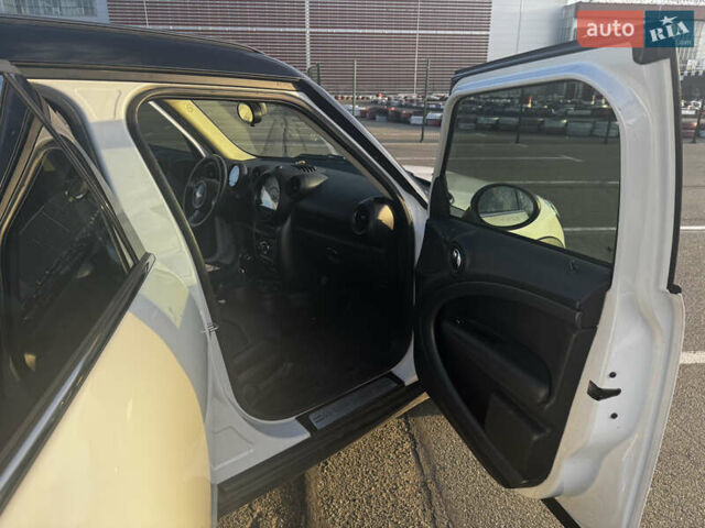 Білий Міні Кантрімен, об'ємом двигуна 1.6 л та пробігом 165 тис. км за 12500 $, фото 31 на Automoto.ua