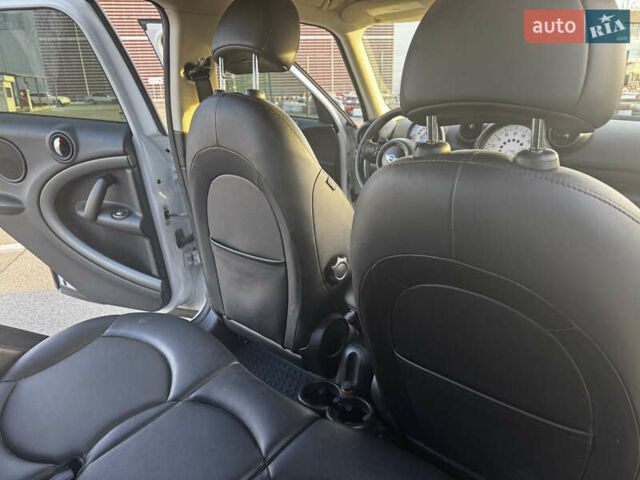 Білий Міні Кантрімен, об'ємом двигуна 1.6 л та пробігом 165 тис. км за 12500 $, фото 26 на Automoto.ua