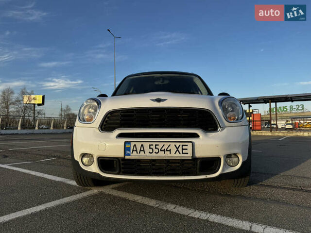 Білий Міні Кантрімен, об'ємом двигуна 1.6 л та пробігом 165 тис. км за 12500 $, фото 1 на Automoto.ua