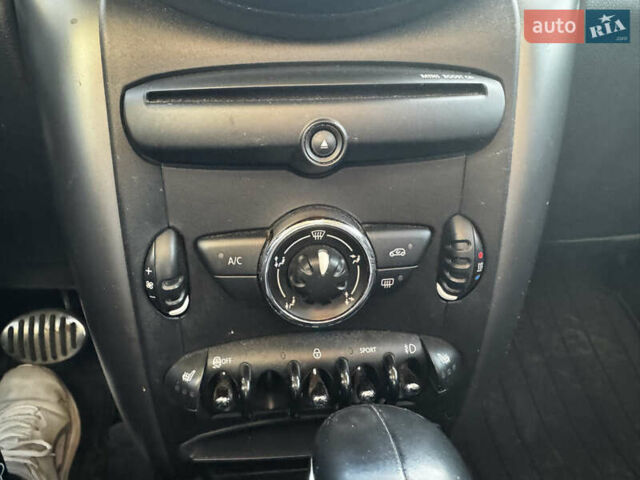 Білий Міні Кантрімен, об'ємом двигуна 1.6 л та пробігом 165 тис. км за 12500 $, фото 15 на Automoto.ua