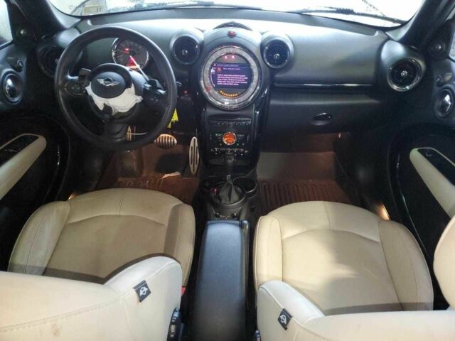 Белый Мини Кантримен, объемом двигателя 1.6 л и пробегом 102 тыс. км за 2000 $, фото 1 на Automoto.ua